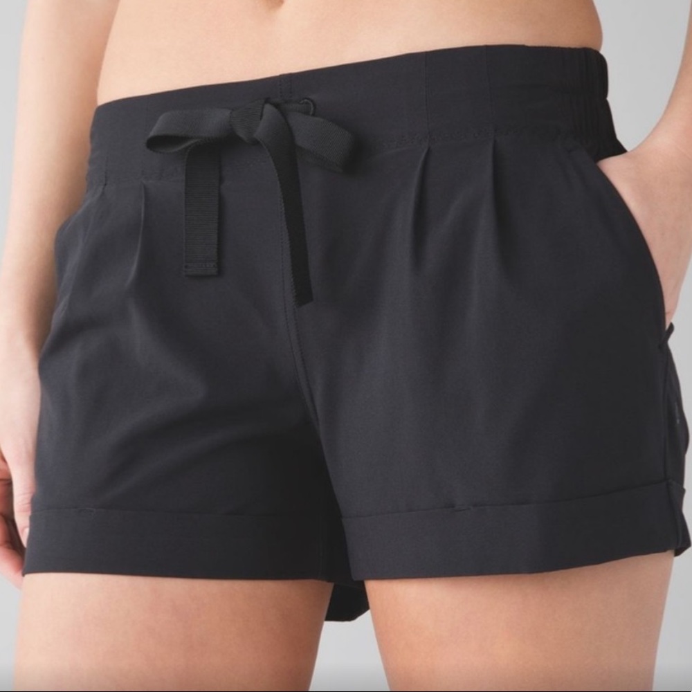 Lululemon Spring Break away shorts